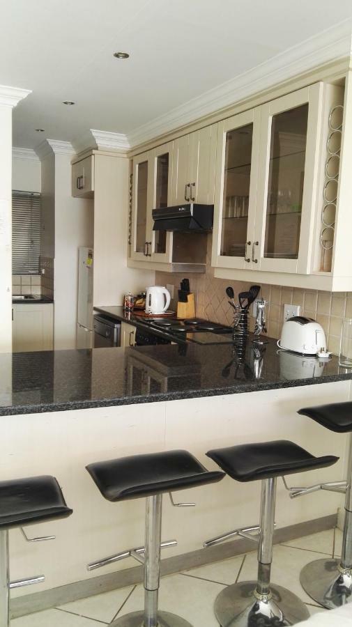 27 & 28 Neptune Terrace خليج جيفري المظهر الخارجي الصورة